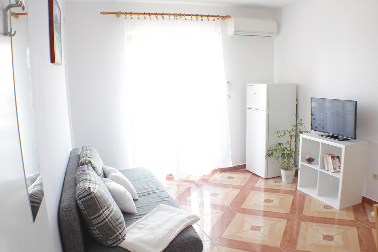 Apartmani Adrijan Krk Кърк Екстериор снимка