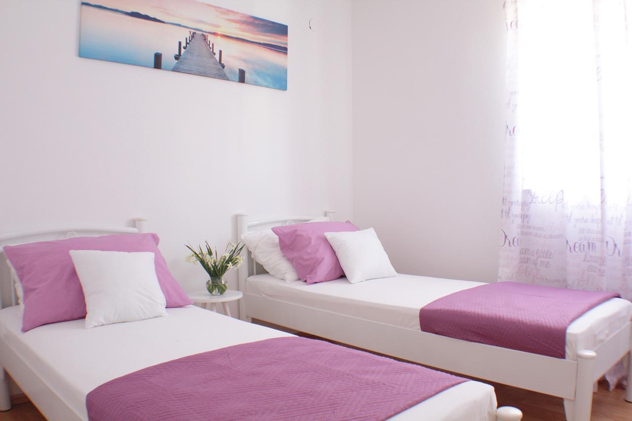 Apartmani Adrijan Krk Кърк Екстериор снимка